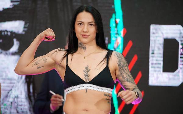 Oficjalna Ceremonia Ważenia zadowdników Knockout Boxing Night 27 - 4