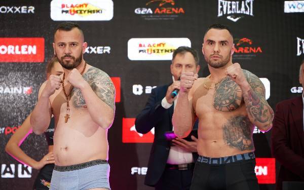 Oficjalna Ceremonia Ważenia zadowdników Knockout Boxing Night 27 - 12