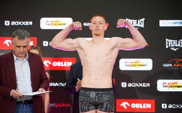 Oficjalna Ceremonia Ważenia zadowdników Knockout Boxing Night 27 - 14