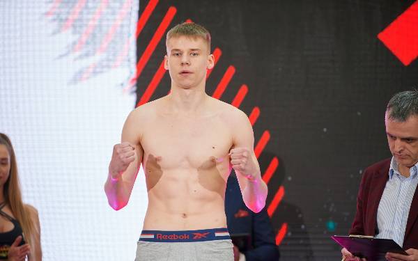 Oficjalna Ceremonia Ważenia zadowdników Knockout Boxing Night 27 - 16