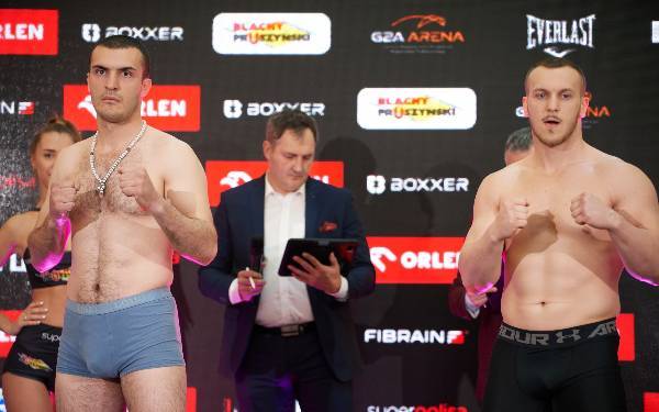 Oficjalna Ceremonia Ważenia zadowdników Knockout Boxing Night 27 - 23