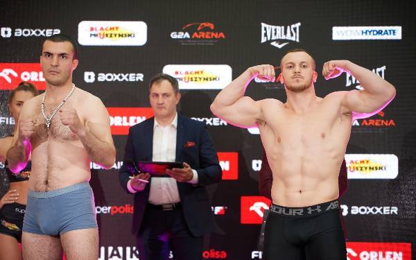 Oficjalna Ceremonia Ważenia zadowdników Knockout Boxing Night 27 - 24