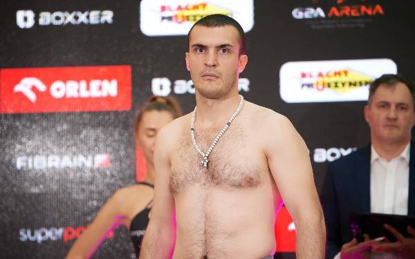 Oficjalna Ceremonia Ważenia zadowdników Knockout Boxing Night 27 - 25