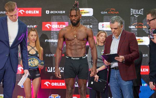 Oficjalna Ceremonia Ważenia zadowdników Knockout Boxing Night 27 - 34