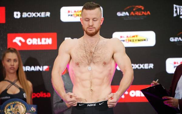 Oficjalna Ceremonia Ważenia zadowdników Knockout Boxing Night 27 - 39