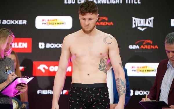 Oficjalna Ceremonia Ważenia zadowdników Knockout Boxing Night 27 - 52