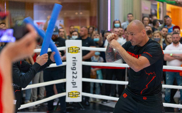 Trening medialny zawodników gali Knockout Boxing Night 15  - 63